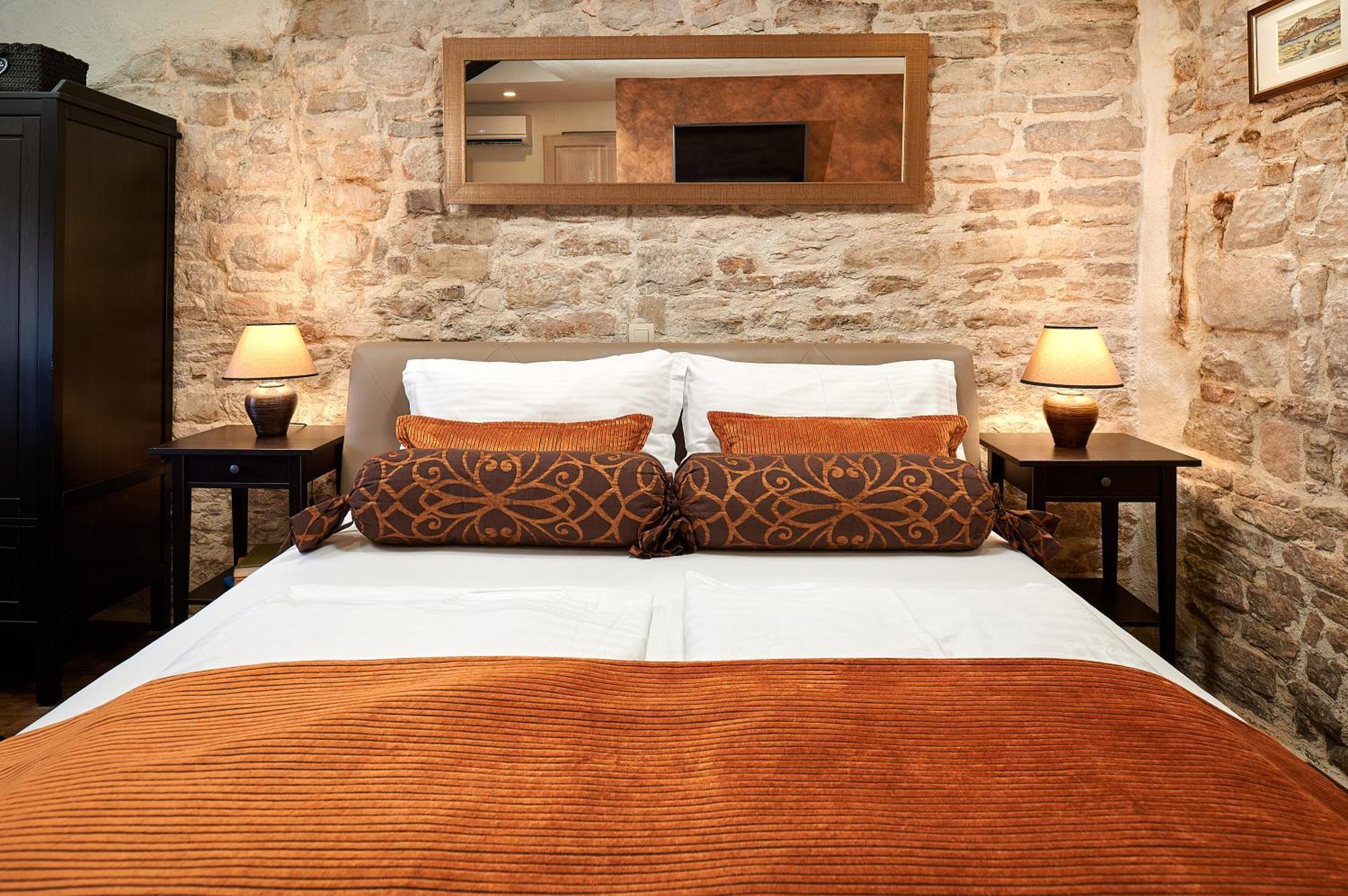 Rustic Apartments Sv Frane In The Old Town Šibenik Exterior foto